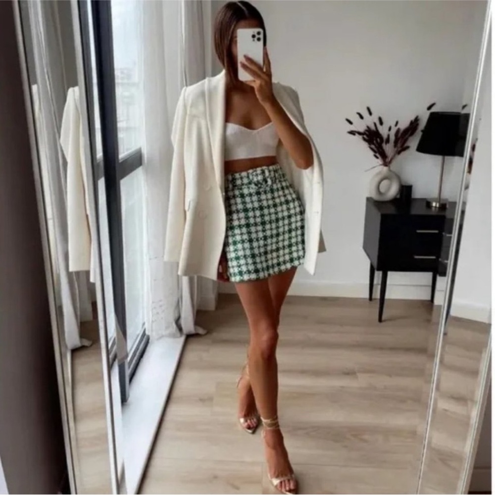 ZARA Green/Cream Textured Weave High-Waisted Mini Skirt NWOT - Size S